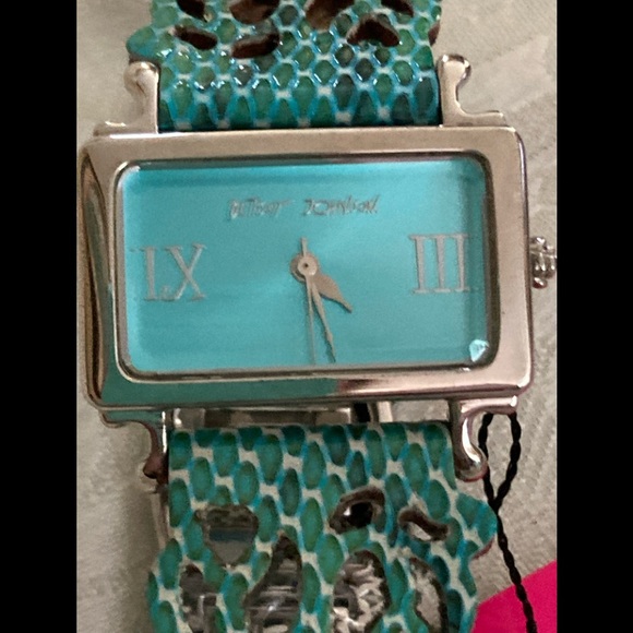 🎄Betsey Johnson Water Resistant Watch NWT!